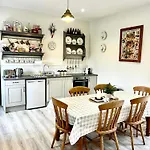 Casa vacanze 300 Year Old Newly Renovated Cottage, Fast Wifi & Bbq