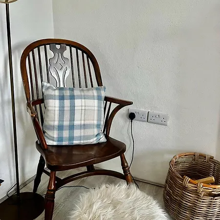 300 Year Old Newly Renovated Cottage, Fast Wifi & Bbq *