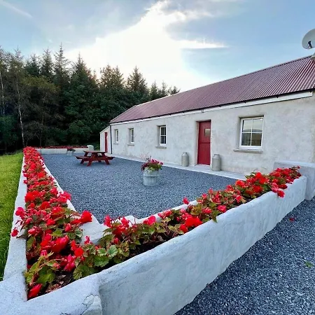 300 Year Old Newly Renovated Cottage, Fast Wifi & Bbq * Gortatlea