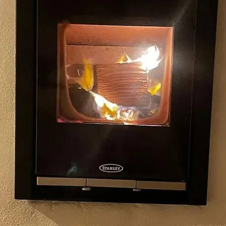 בית נופש Beautiful Newly Renovated Gortatlea