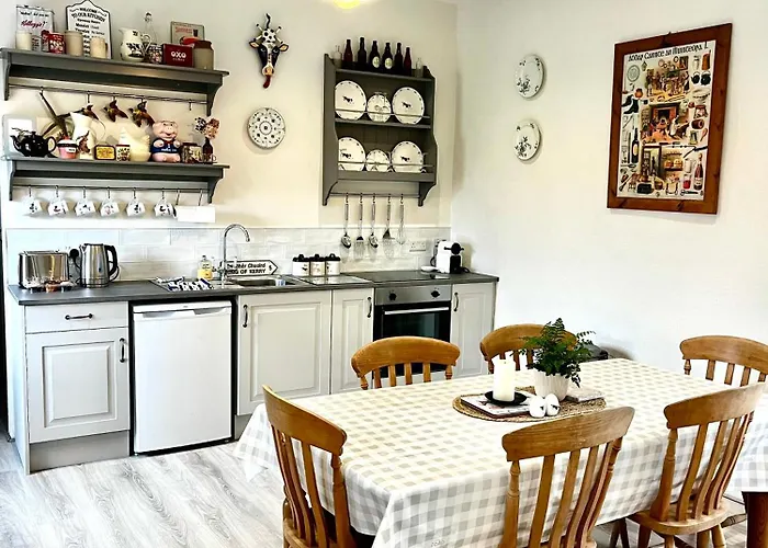 בית נופש 300 Year Old Newly Renovated Cottage, Fast Wifi & Bbq