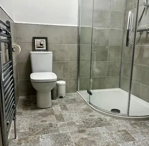 300 Year Old Newly Renovated Cottage, Fast Wifi & Bbq בית נופש